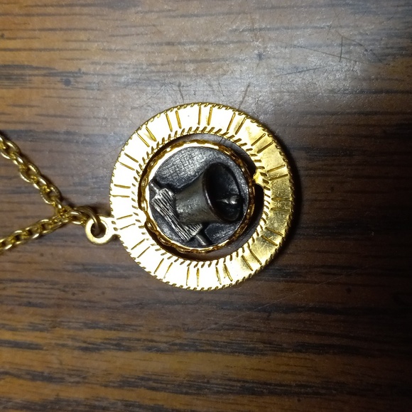 Women's Monet Patriotic Necklace. - Picture 3 of 4